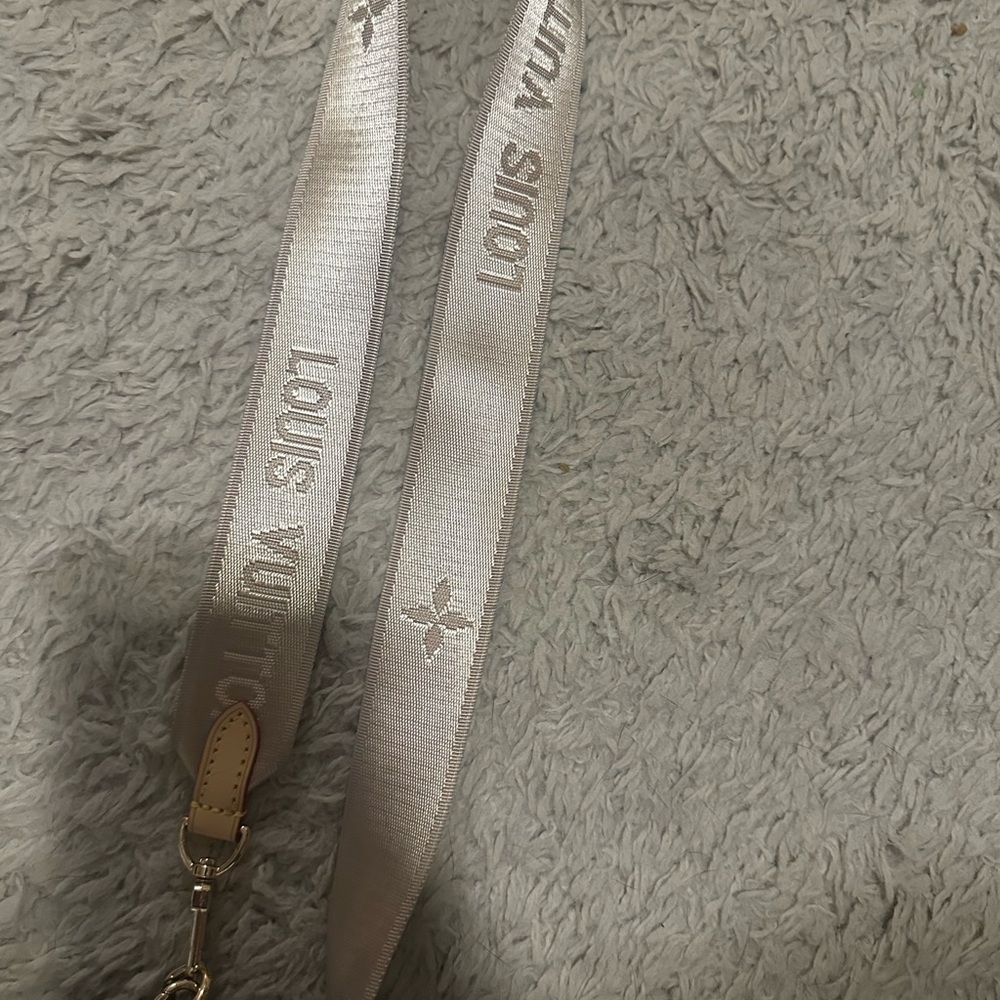 Louis Vuitton Monogram Crossbody Bag with Cream Strap - Picture 8 of 8